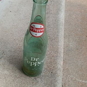 VINTAGE 1959 DR PEPPER EMPTY BOTTLE. 10 2 4.